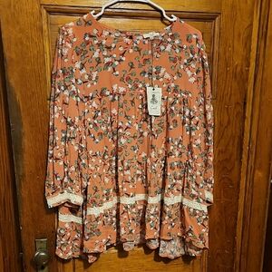 NWT Easel Babydoll Blouse with Lace Trim Lg